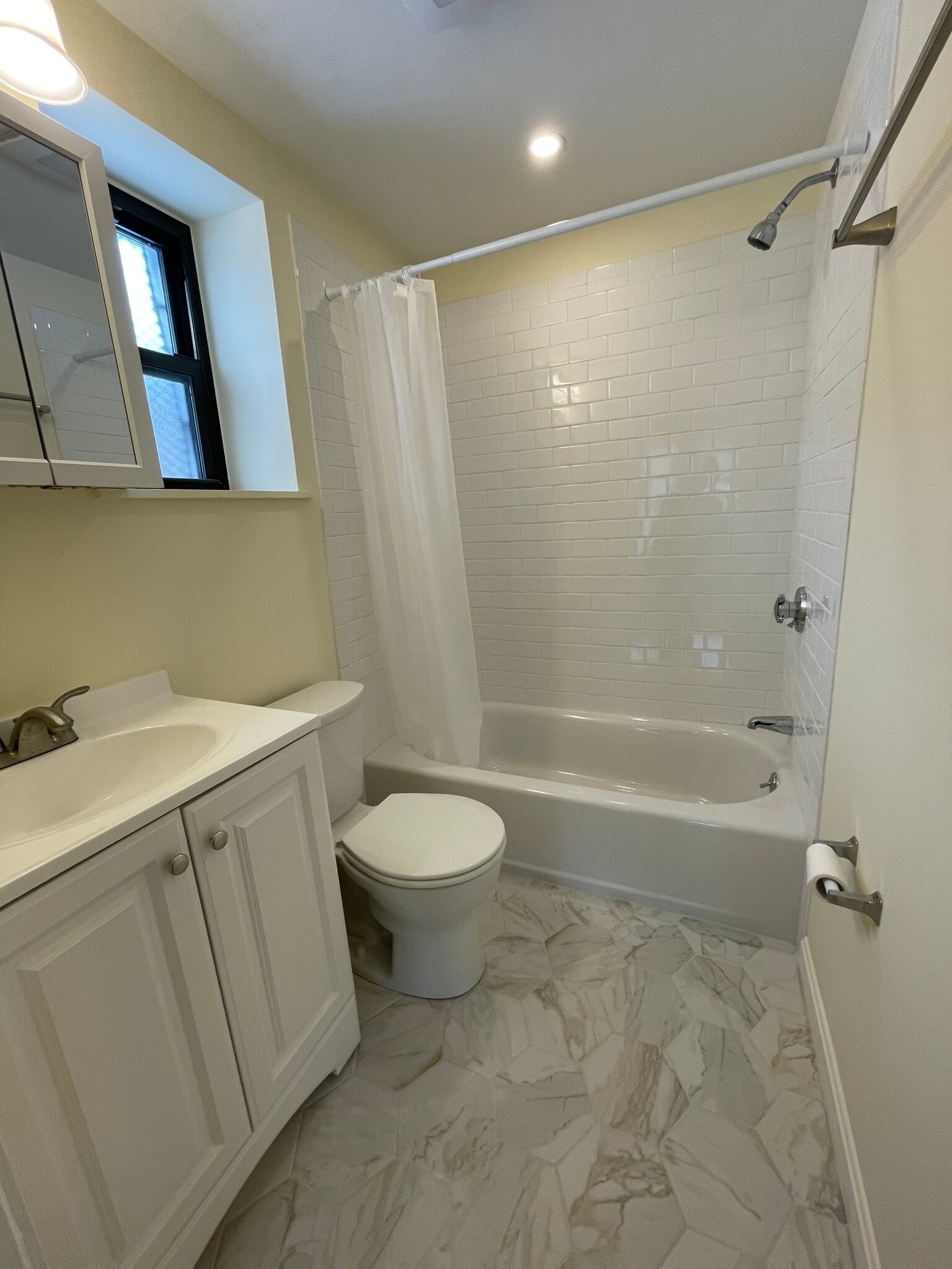 Building Photo - 1318 Commonwealth Ave