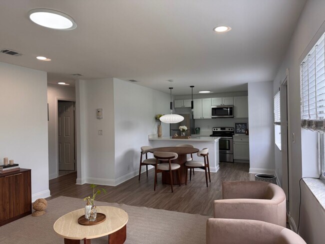 Building Photo - 1ST Floor FULLy Renovated * Garage Parking...