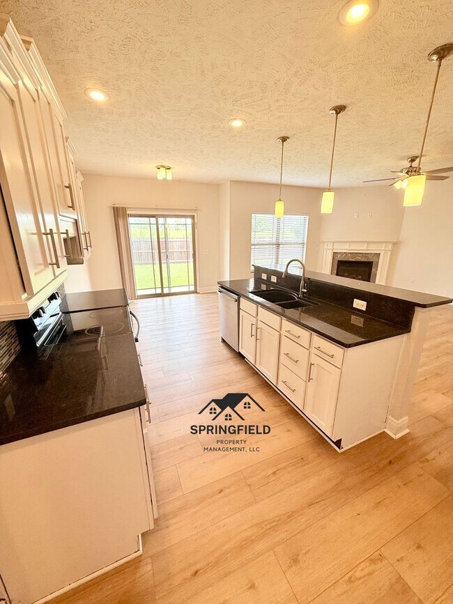 Building Photo - Bent Tree Subdivision - 4 Bedrooms w/ 3 Car Garage