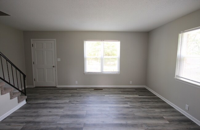 Building Photo - 2 bed townhouse style in Fort Oglethorpe! ...