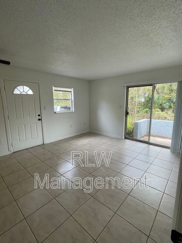 Building Photo - 425 S Seminole Ave