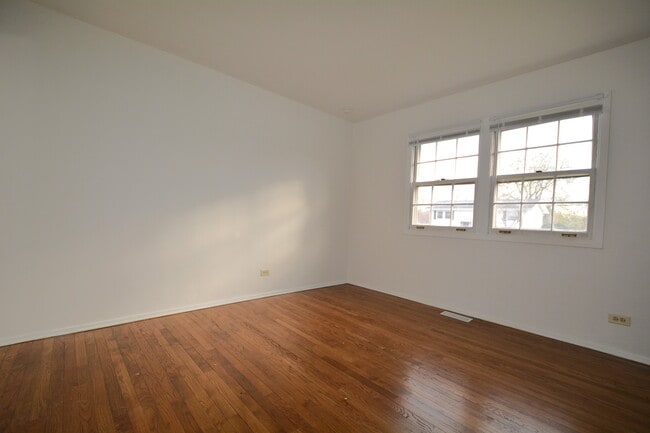 Building Photo - 1360 Devonshire Ln