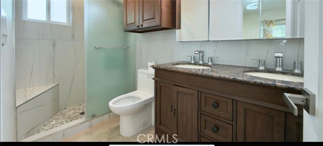 Building Photo - 5921 Fallbrook Ave