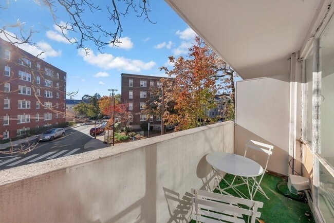 Building Photo - 31 Concord Ave