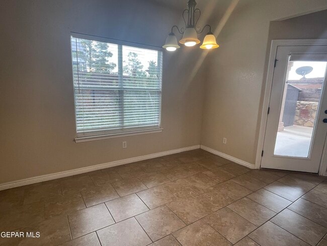 Building Photo - 11726 Dos Palmas Dr