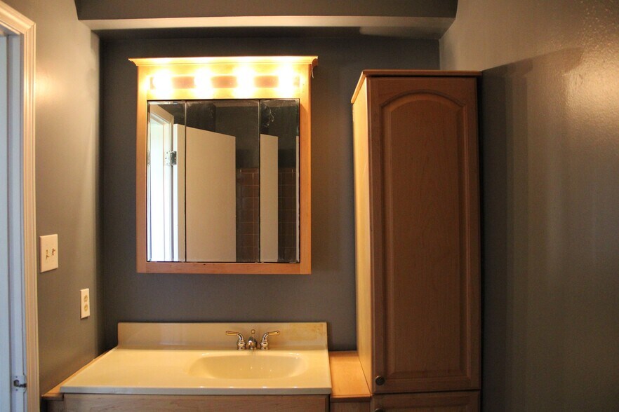 Building Photo - 3374 Brownbark Dr