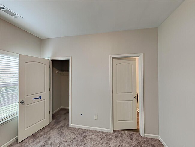 Building Photo - 1970 Township Dr