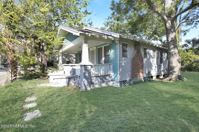 Building Photo - 1431 W 26th St