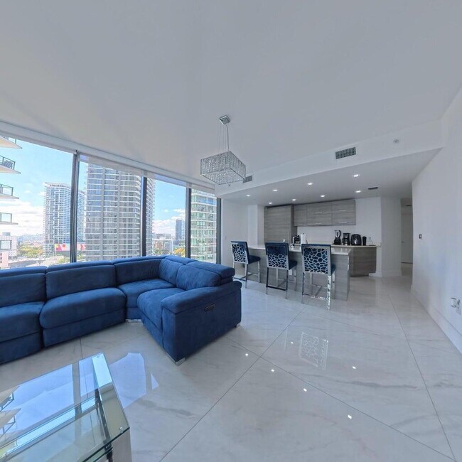 Building Photo - 650 NE 32nd St