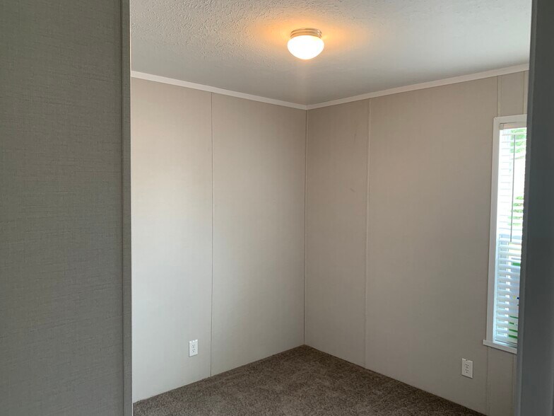 Building Photo - 316 Chevalier Dr