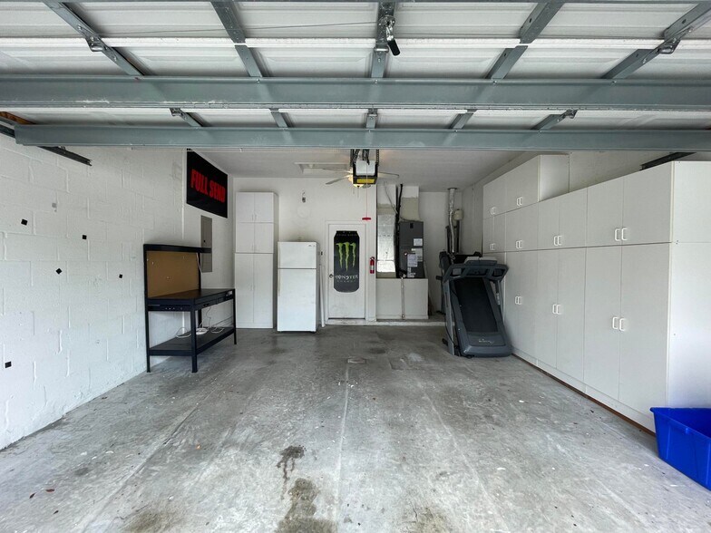 Building Photo - 137 Canterbury Pl