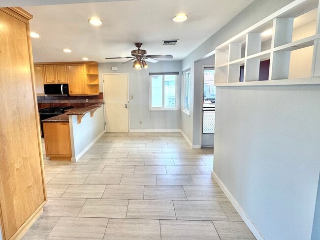 Building Photo - Beautiful 3bd/2ba HOUSE in Clairemont Mesa! 2-car Garage, AC, laundry, patio, VIEWS!