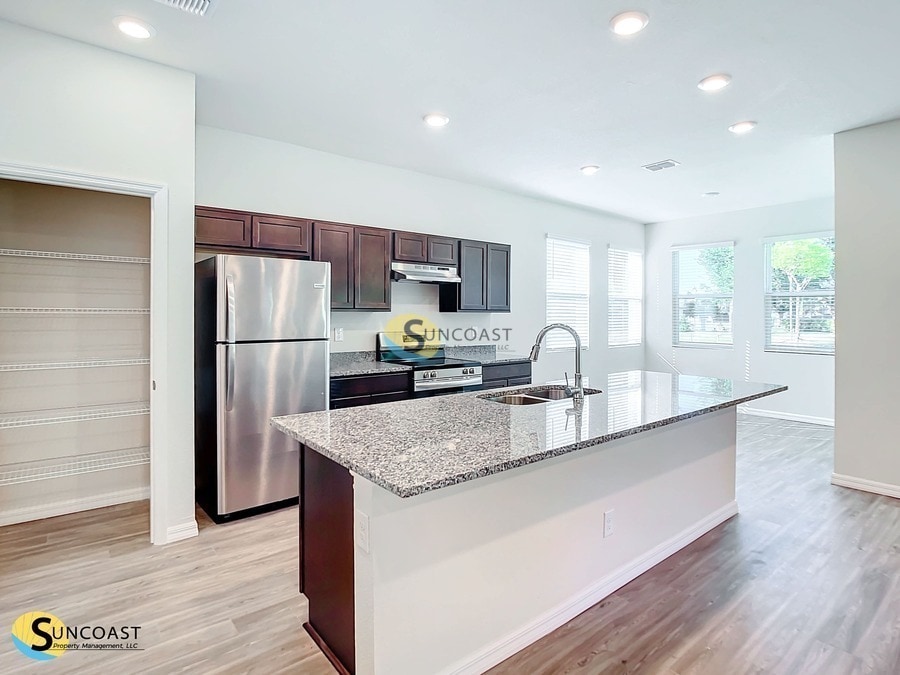 Building Photo - 585 Marion Oaks Pass