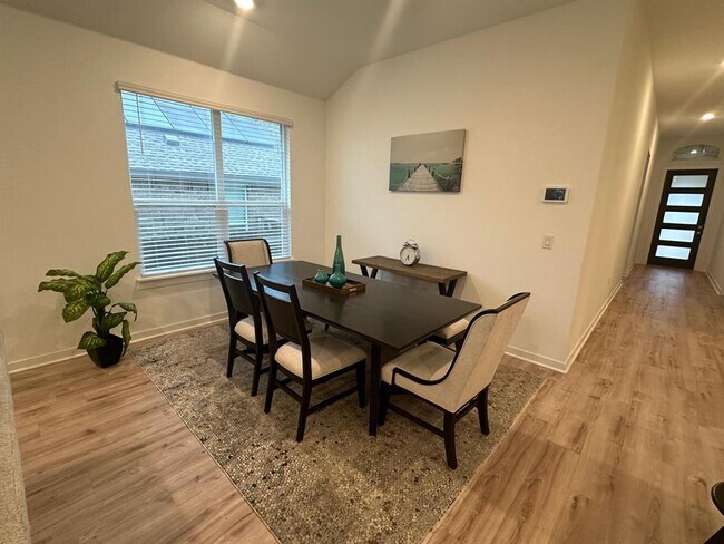 Building Photo - 421 Peace Pipe Way