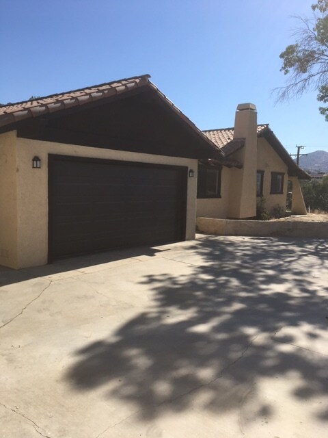 Building Photo - 33037 Agua Dulce Canyon Rd