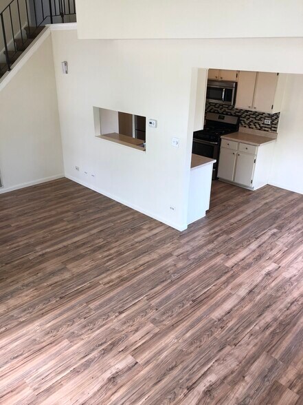 Building Photo - 263 Acorn Dr