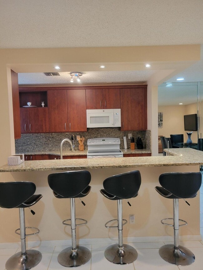 Building Photo - 14629 Canalview Dr