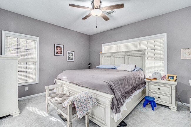 Building Photo - Now Available in Valley View School District!