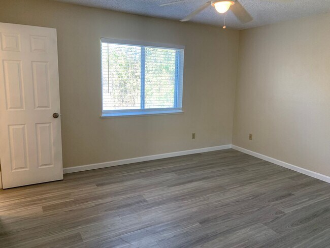 Building Photo - Upgraded Suisun City Home Available NOW!