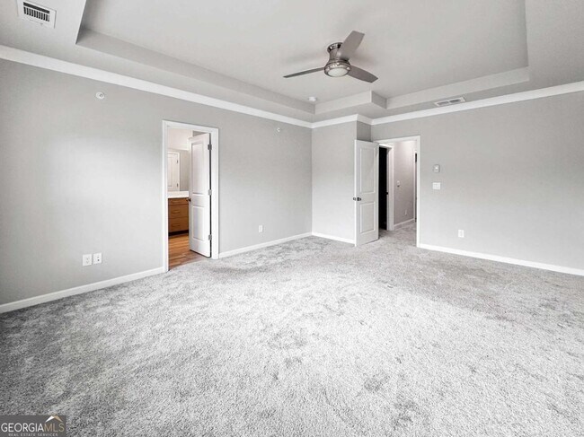 Building Photo - 1505 Slopeside Loop SE