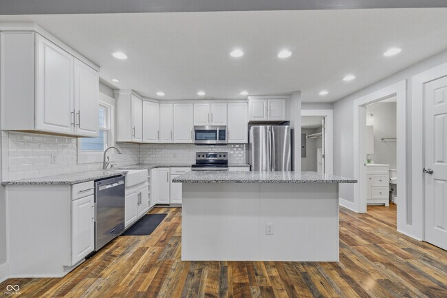 Building Photo - 1330 Lexington Ave