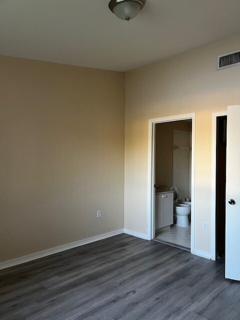 Building Photo - 2621 SE 12th Rd