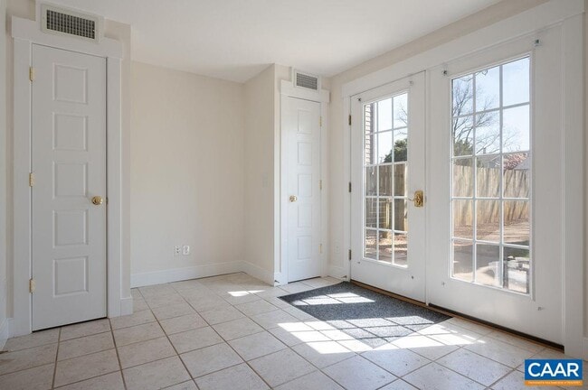 Building Photo - 614 Belmont Ave