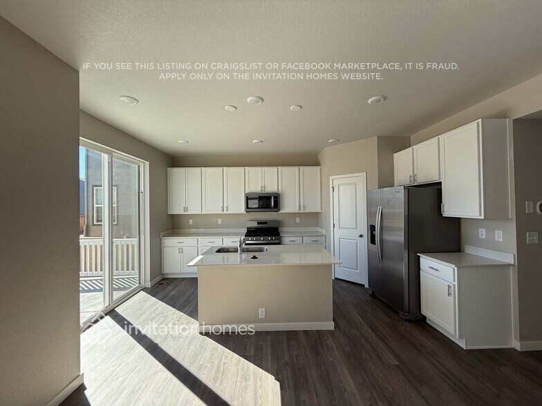 Building Photo - 4418 Trader St