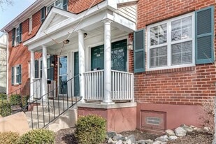 Building Photo - 1508 E Swan Cir