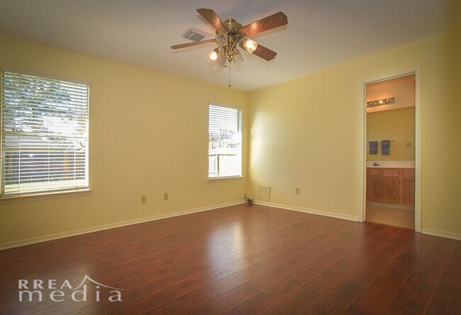 Building Photo - 19723 Glenfinch Ln