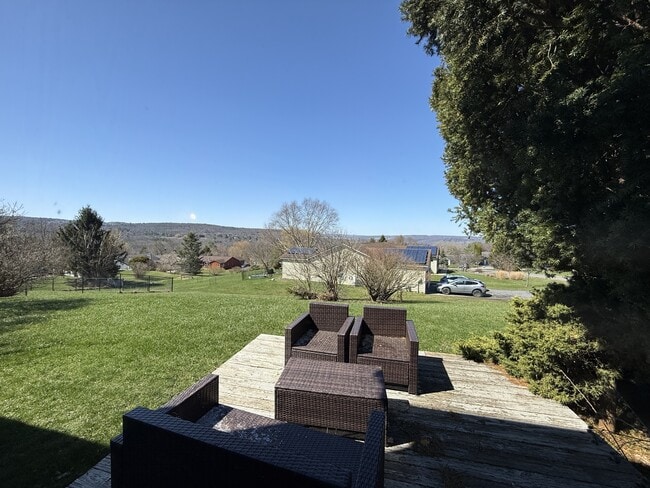 Building Photo - 160 Westview Ln