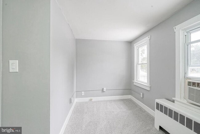 Building Photo - 89 Main St