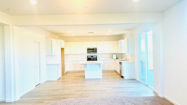Building Photo - Beautiful Two Story Home in the Olivewood ...
