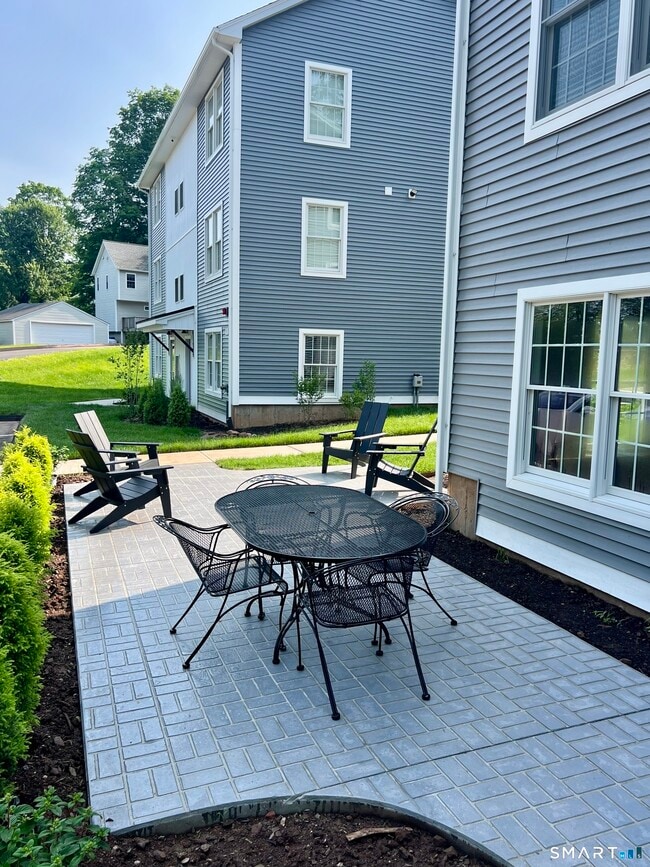 Building Photo - 177 Butternut St