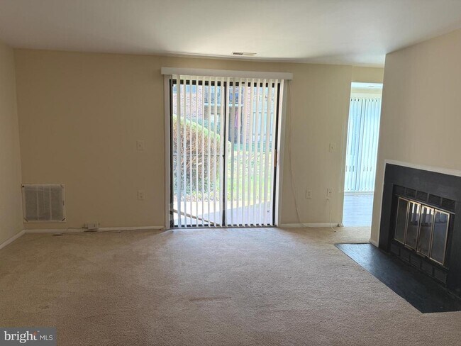 Building Photo - 18131 Chalet Dr