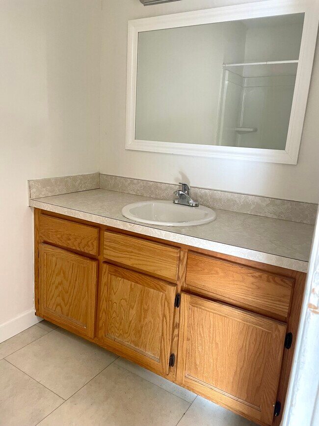 Building Photo - 20 Sundance Dr