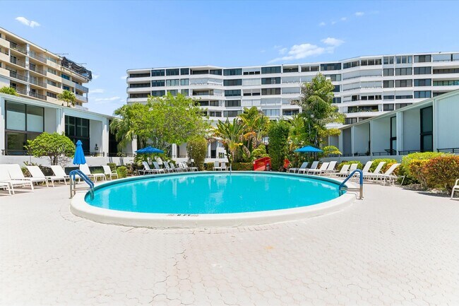 Building Photo - 3589 S Ocean Blvd