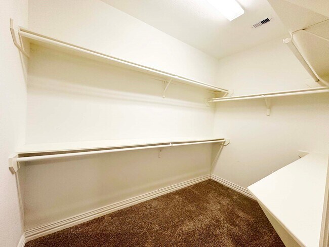 Building Photo - 7638 Bronze Trail Dr