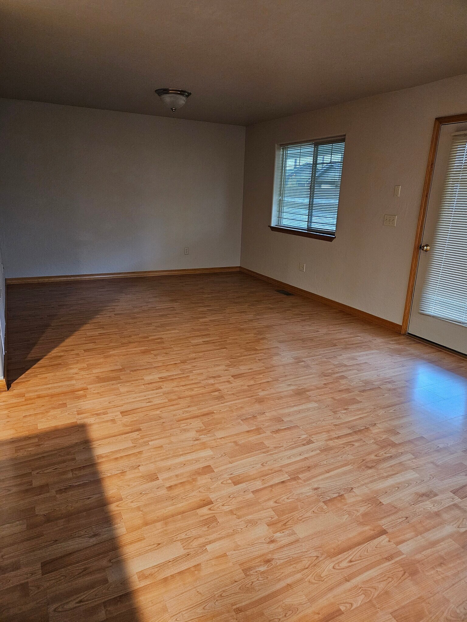 Building Photo - 2933 N 27th Ave