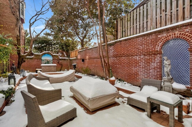 Building Photo - 3230 Volta Pl NW