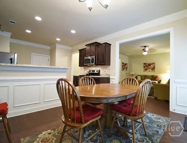 Building Photo - 157 Putters Dr