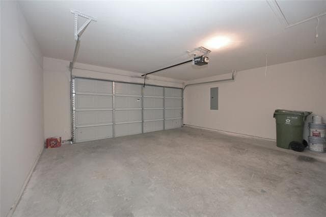 Building Photo - 808 Bahar Ct