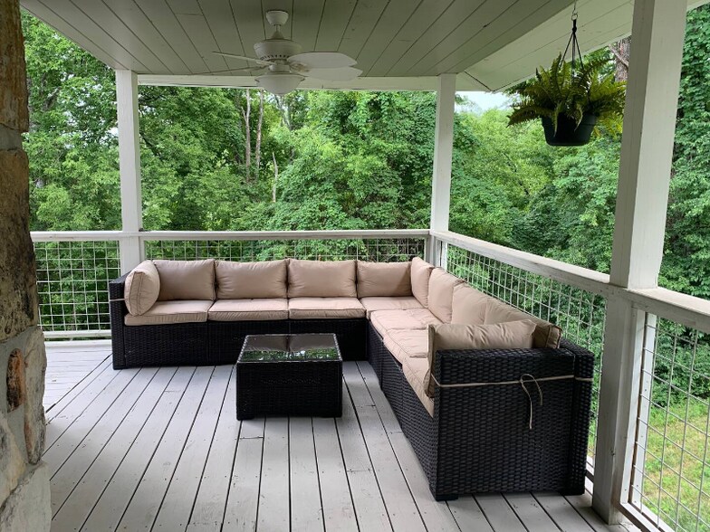 Building Photo - 539 Panorama Dr