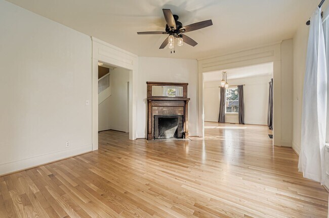 Living room/Dining room - 4904 NE 16th Ave
