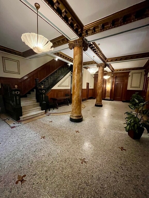 Building Photo - 8 Garrison St