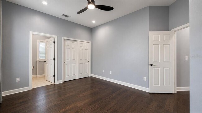 Building Photo - 439 Chelsea Ave