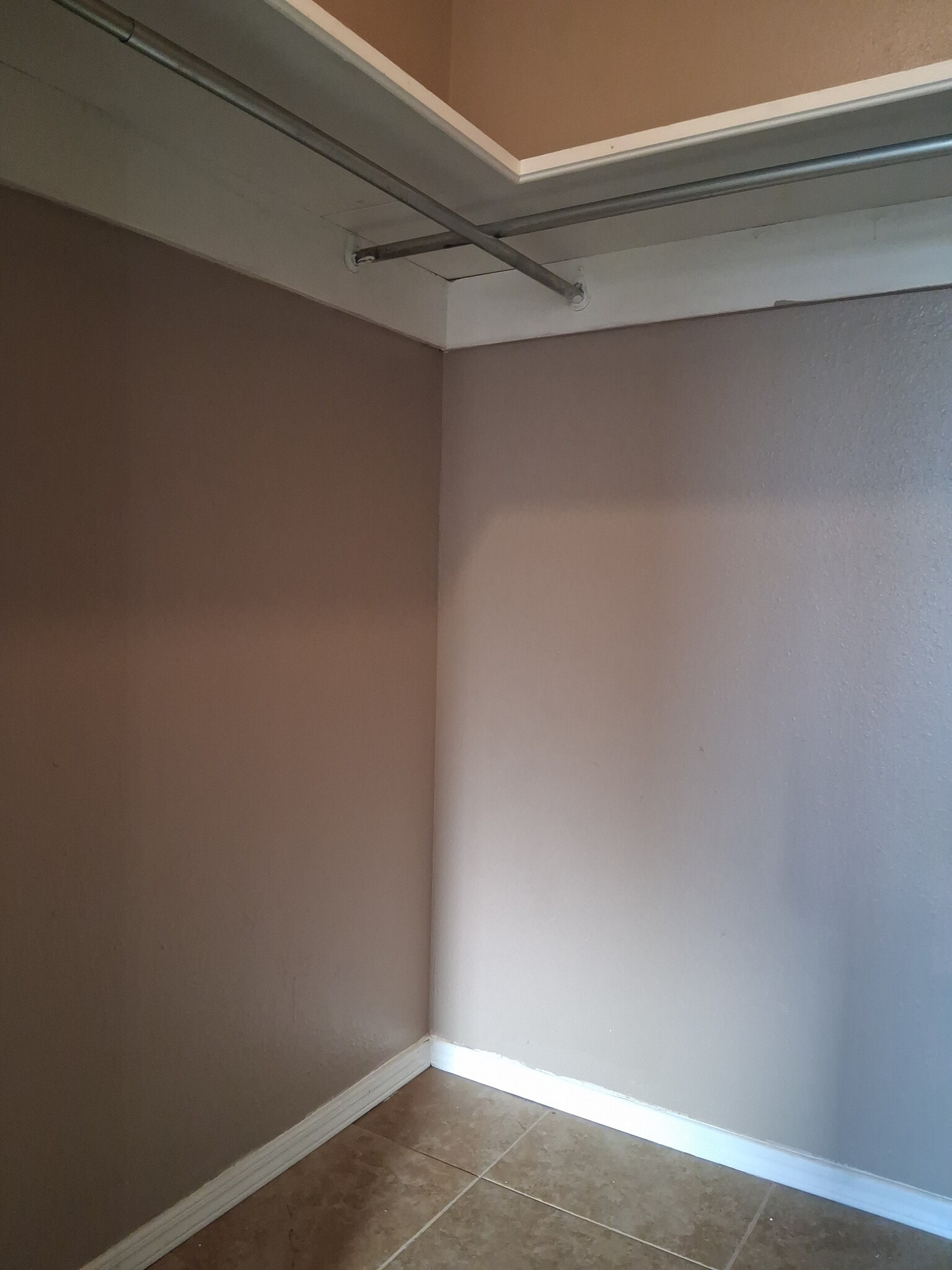 Building Photo - 6917 Alto Rey Ave Apt B