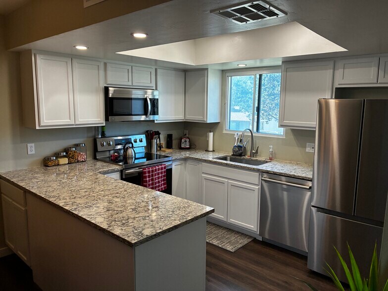 Building Photo - 6164 Antelope Villas Cir