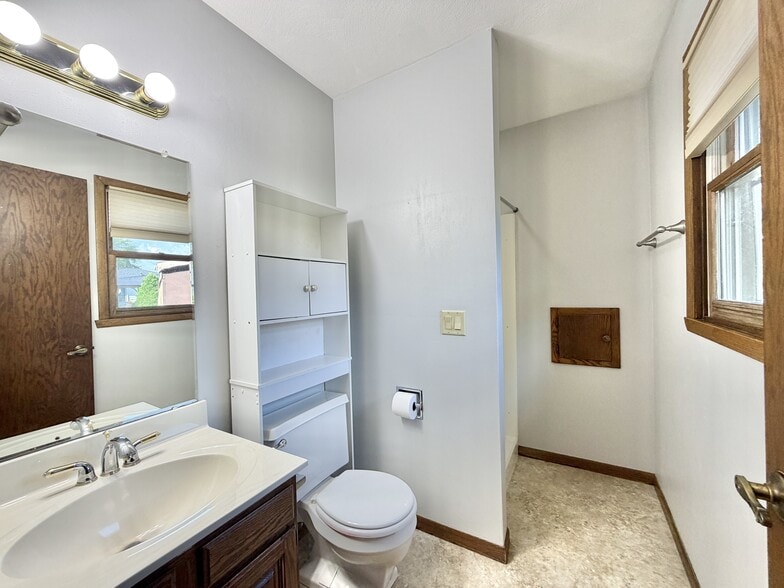 Building Photo - 4012 Oldwyck Dr