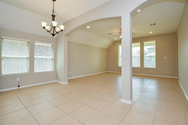 Building Photo - 15219 Ashbrook Dove Ln